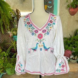 Willi Smith White Linen Embroidered Long Sleeve Top with Peacocks  size Medium